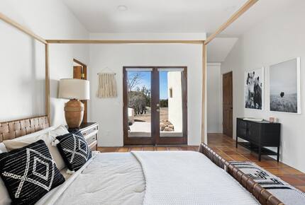 Desert Sanctuary with Designer Touches - Santa Fe, New Mexico