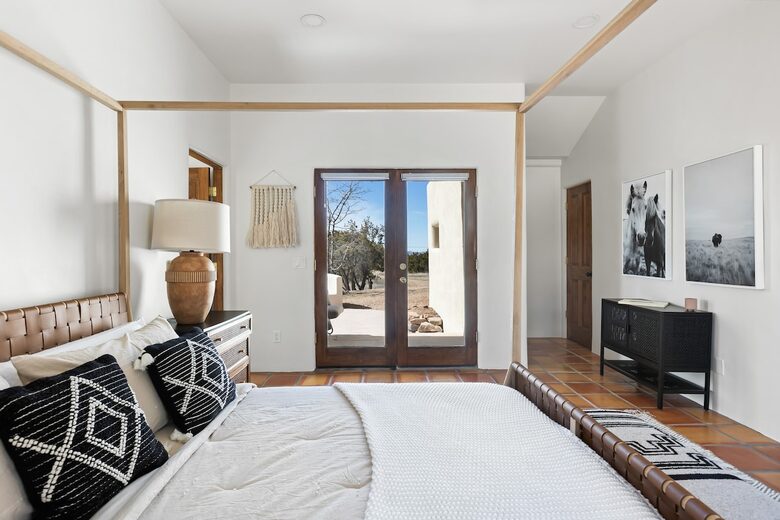 Desert Sanctuary with Designer Touches - Santa Fe, New Mexico