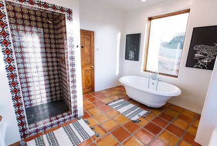 Desert Sanctuary with Designer Touches - Santa Fe, New Mexico