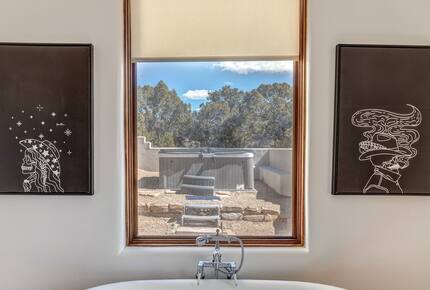 Desert Sanctuary with Designer Touches - Santa Fe, New Mexico