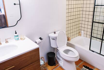 Desert Sanctuary with Designer Touches - Santa Fe, New Mexico