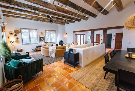 Desert Sanctuary with Designer Touches - Santa Fe, New Mexico