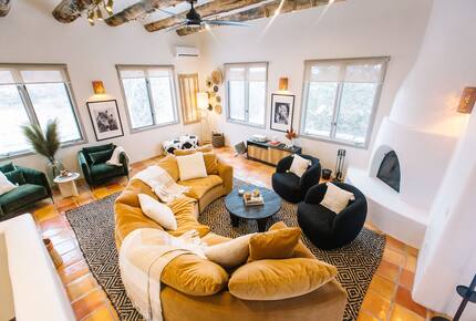 Desert Sanctuary with Designer Touches - Santa Fe, New Mexico