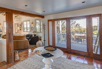 Desert Sanctuary with Designer Touches - Santa Fe, New Mexico