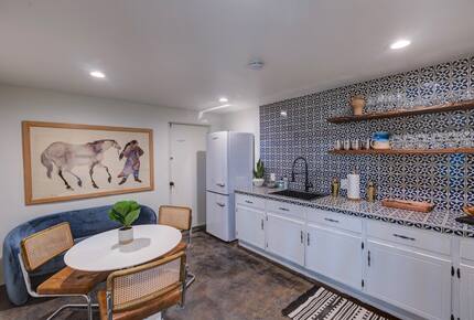 Desert Sanctuary with Designer Touches - Santa Fe, New Mexico