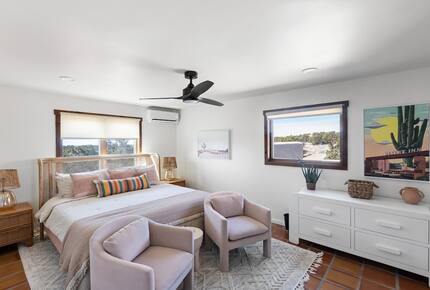 Desert Sanctuary with Designer Touches - Santa Fe, New Mexico