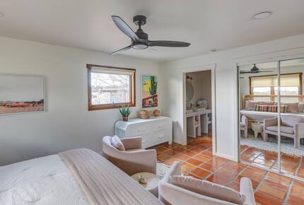 Desert Sanctuary with Designer Touches - Santa Fe, New Mexico