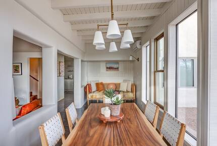 Desert Sanctuary with Designer Touches - Santa Fe, New Mexico