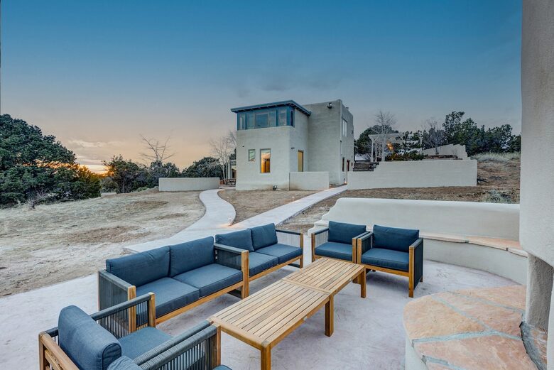 Desert Sanctuary with Designer Touches - Santa Fe, New Mexico