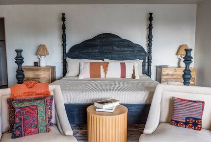 Desert Sanctuary with Designer Touches - Santa Fe, New Mexico