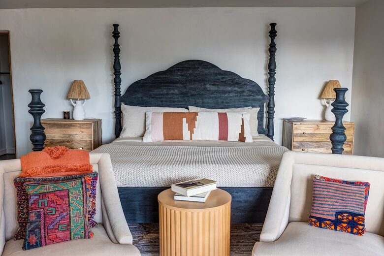 Desert Sanctuary with Designer Touches - Santa Fe, New Mexico