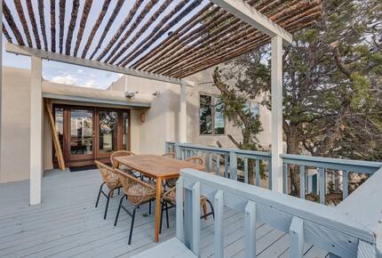 Desert Sanctuary with Designer Touches - Santa Fe, New Mexico