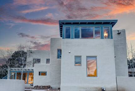 Desert Sanctuary with Designer Touches - Santa Fe, New Mexico