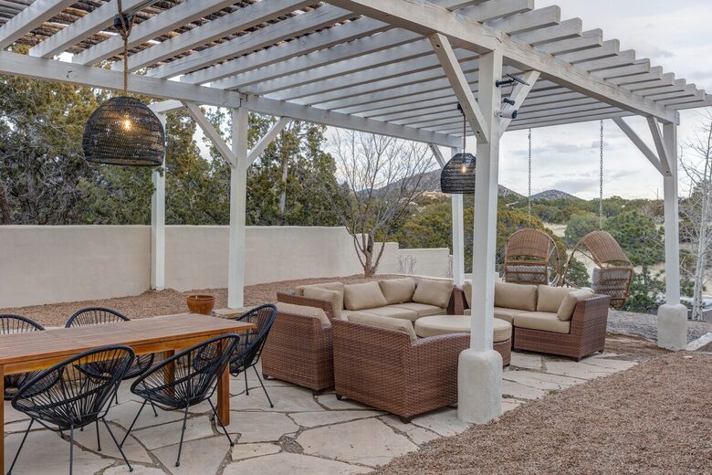 Desert Sanctuary with Designer Touches - Santa Fe, New Mexico