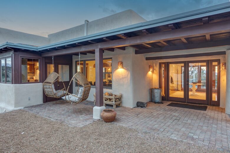 Desert Sanctuary with Designer Touches - Santa Fe, New Mexico