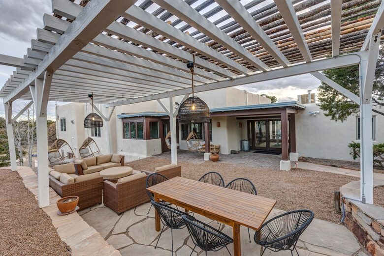 Desert Sanctuary with Designer Touches - Santa Fe, New Mexico