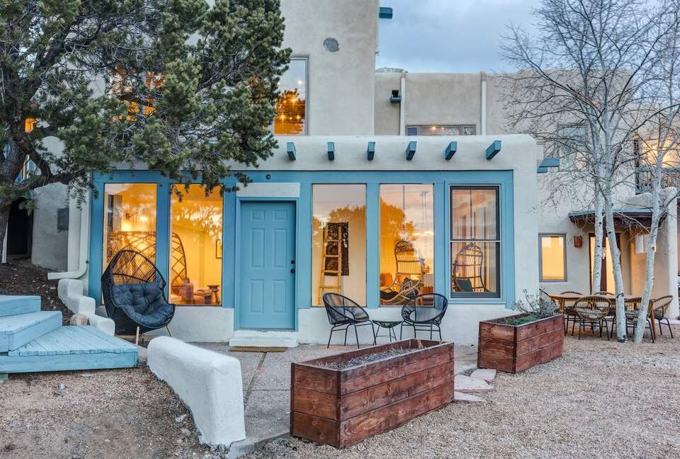 Desert Sanctuary with Designer Touches - Santa Fe, New Mexico