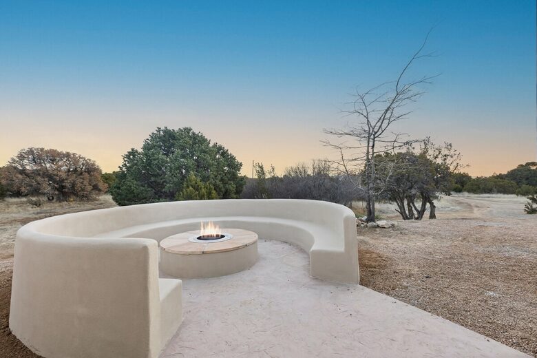 Desert Sanctuary with Designer Touches - Santa Fe, New Mexico