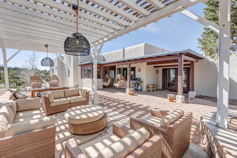 Desert Sanctuary with Designer Touches - Santa Fe, New Mexico