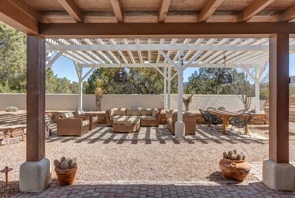 Desert Sanctuary with Designer Touches - Santa Fe, New Mexico