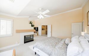 Waterfalls View Refined Six-Bedroom Retreat Minutes from the Strip - Las Vegas, Nevada