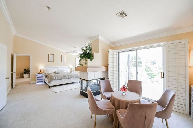 Refined Six-Bedroom Retreat Minutes from the Strip - Las Vegas, Nevada