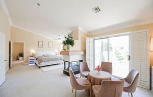 Waterfalls View Refined Six-Bedroom Retreat Minutes from the Strip - Las Vegas, Nevada