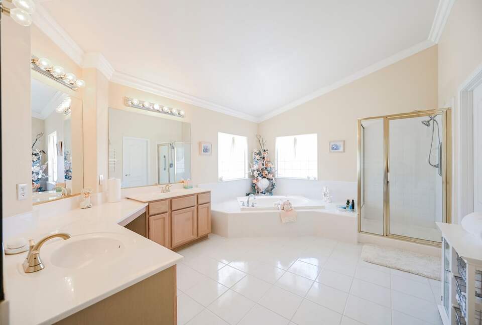 Refined Six-Bedroom Retreat Minutes from the Strip - Las Vegas, Nevada