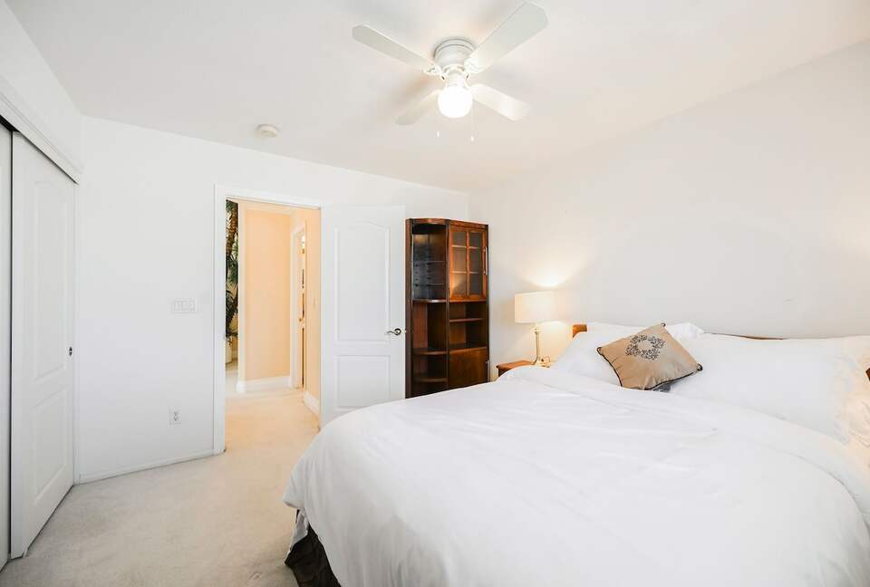 Refined Six-Bedroom Retreat Minutes from the Strip - Las Vegas, Nevada