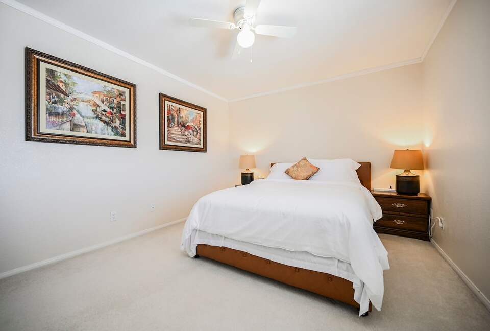 Refined Six-Bedroom Retreat Minutes from the Strip - Las Vegas, Nevada