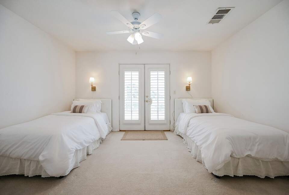 Refined Six-Bedroom Retreat Minutes from the Strip - Las Vegas, Nevada