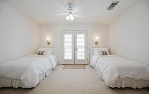 Waterfalls View Refined Six-Bedroom Retreat Minutes from the Strip - Las Vegas, Nevada