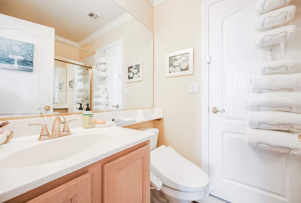 Refined Six-Bedroom Retreat Minutes from the Strip - Las Vegas, Nevada