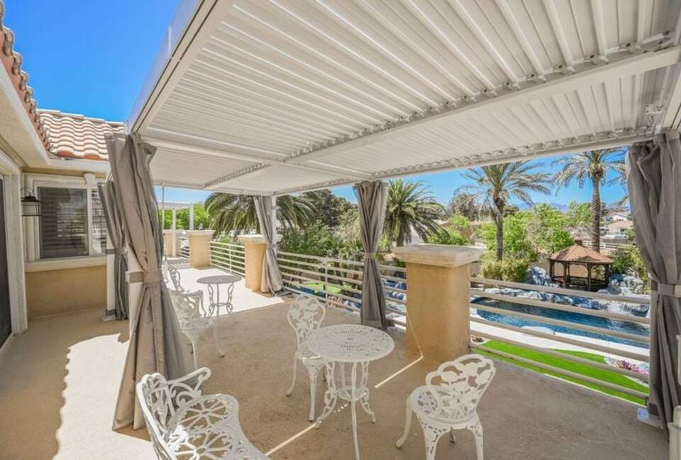 Refined Six-Bedroom Retreat Minutes from the Strip - Las Vegas, Nevada