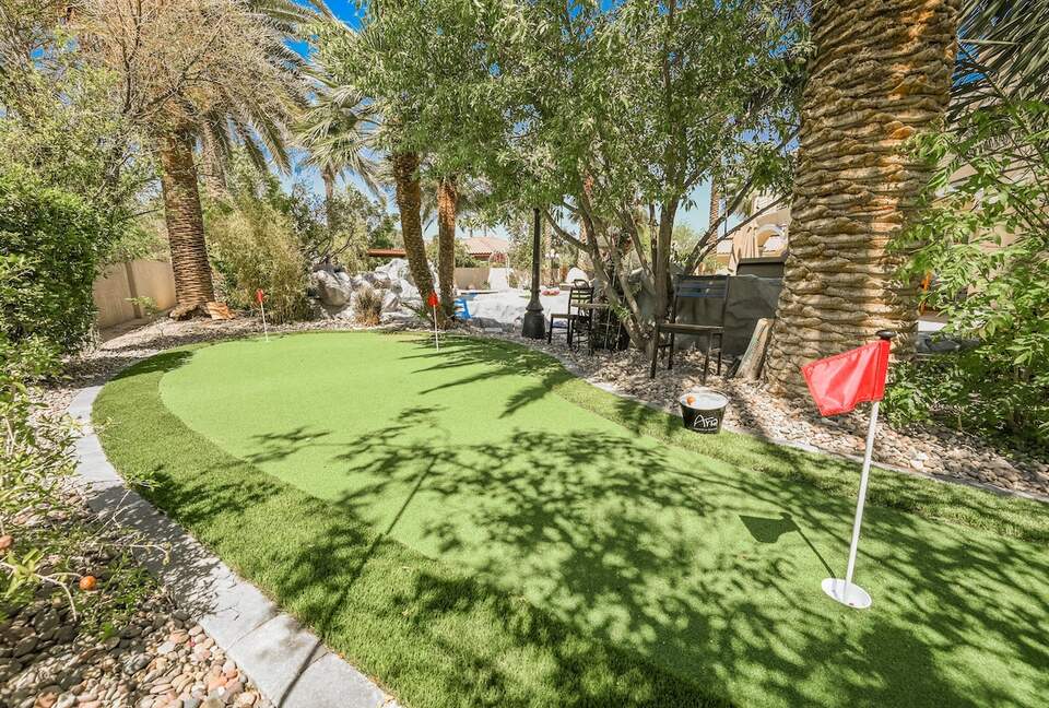 Refined Six-Bedroom Retreat Minutes from the Strip - Las Vegas, Nevada