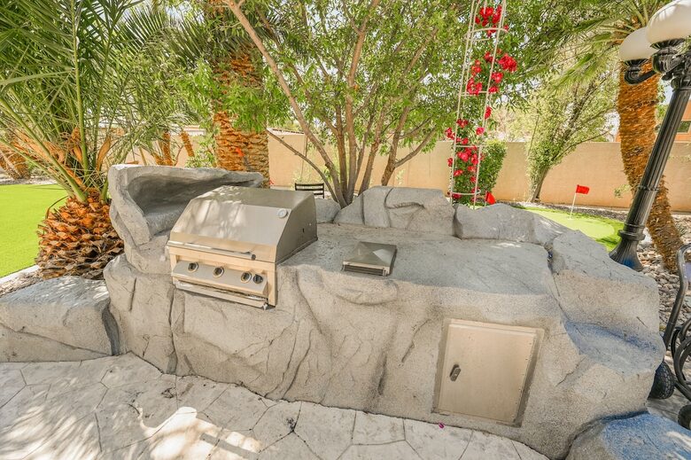 Refined Six-Bedroom Retreat Minutes from the Strip - Las Vegas, Nevada