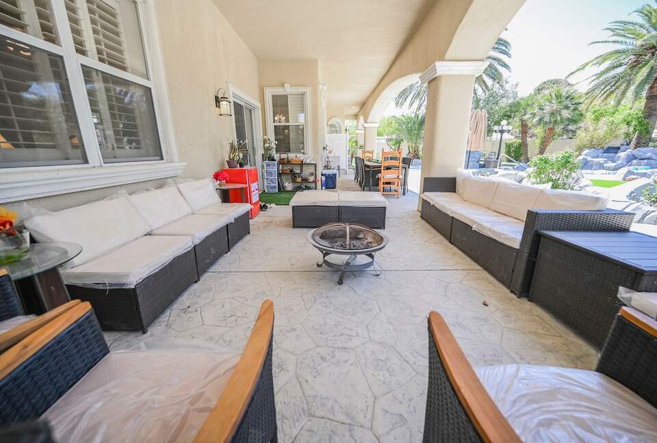 Refined Six-Bedroom Retreat Minutes from the Strip - Las Vegas, Nevada