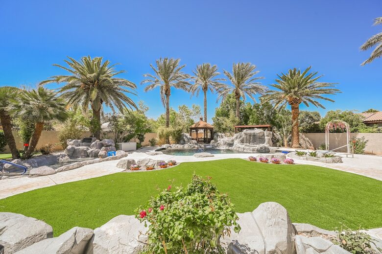 Refined Six-Bedroom Retreat Minutes from the Strip - Las Vegas, Nevada