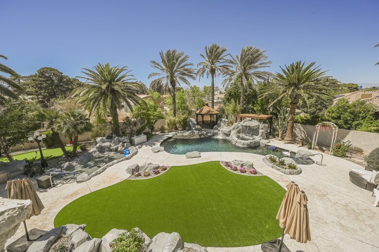 Refined Six-Bedroom Retreat Minutes from the Strip - Las Vegas, Nevada