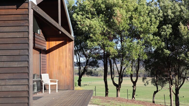 Hillside Retreat Among a Premier Tasmanian Olive Grove - Kellevie, Australia