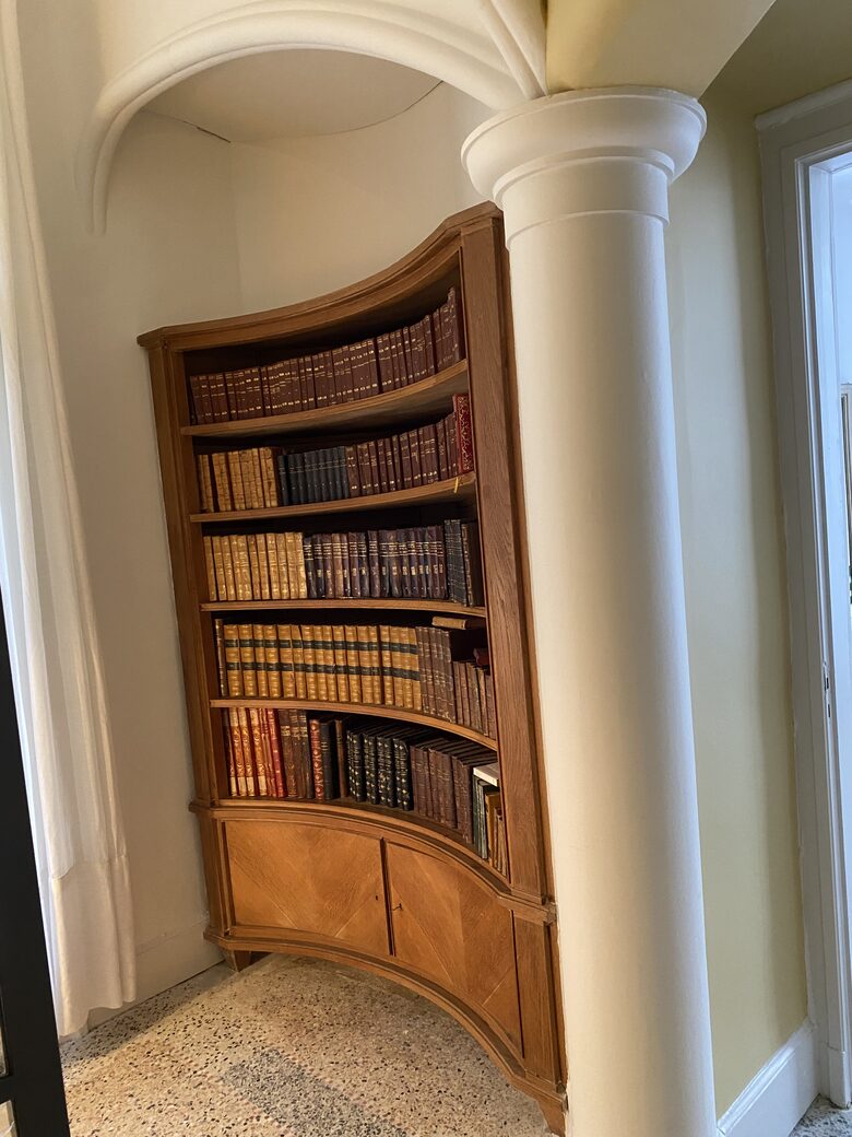 Apartment with Panoramic Views of Place de la Comédie - Montpellier, France