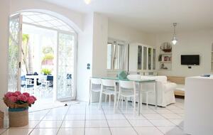 Graceful Family Villa Near the Amalfi Coast - Pontecagnano Faiano, Italy