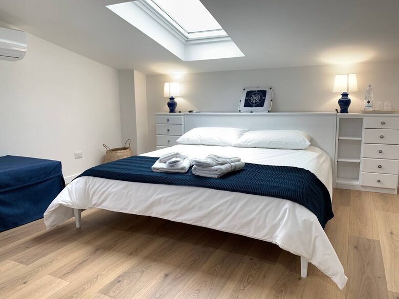 Graceful Family Villa Near the Amalfi Coast - Pontecagnano Faiano, Italy