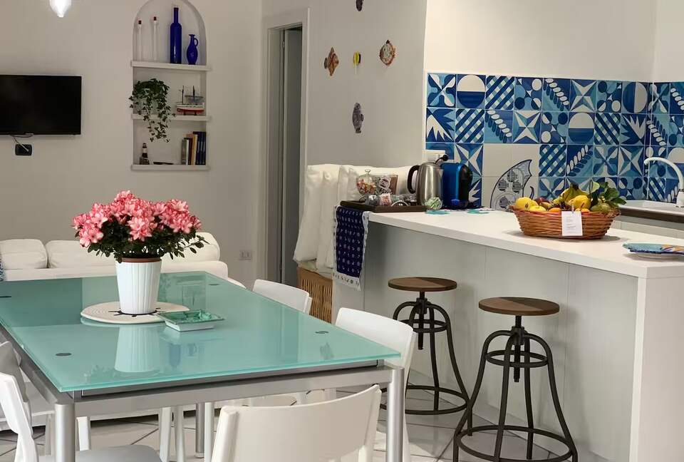 Graceful Family Villa Near the Amalfi Coast - Pontecagnano Faiano, Italy