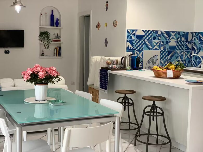 Graceful Family Villa Near the Amalfi Coast - Pontecagnano Faiano, Italy