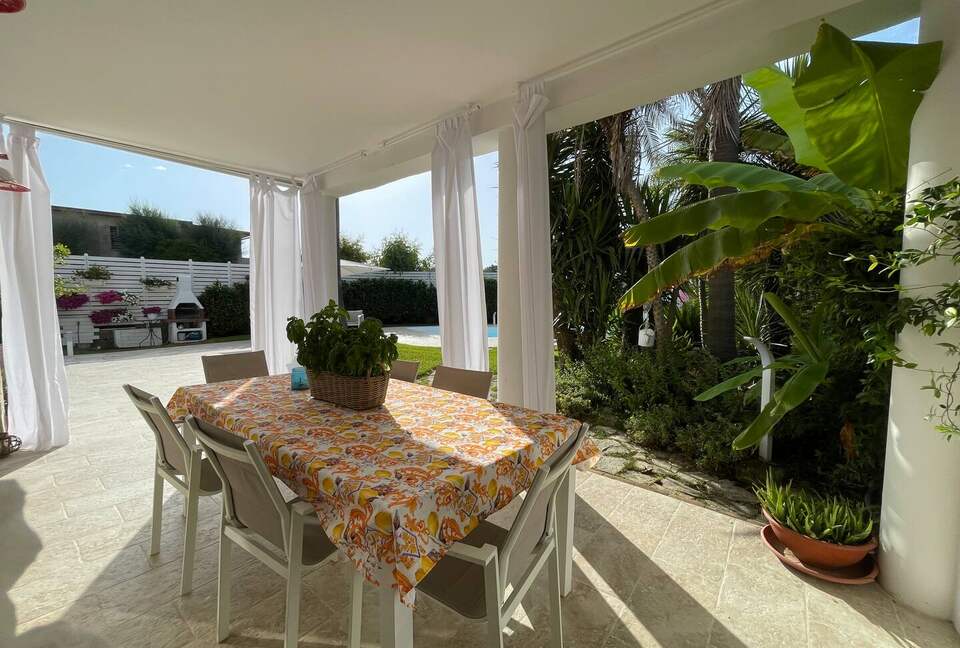 Graceful Family Villa Near the Amalfi Coast - Pontecagnano Faiano, Italy