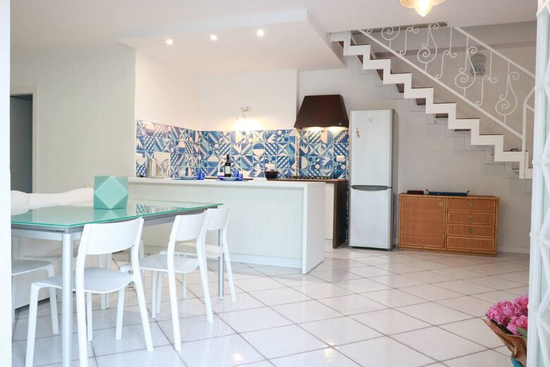 Graceful Family Villa Near the Amalfi Coast - Pontecagnano Faiano, Italy