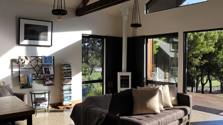 Hillside Retreat Among a Premier Tasmanian Olive Grove - Kellevie, Australia