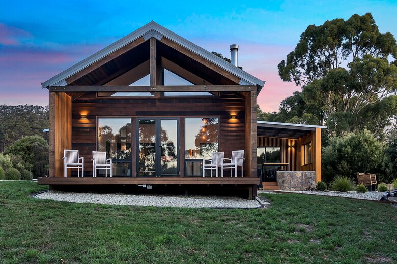 Hillside Retreat Among a Premier Tasmanian Olive Grove - Kellevie, Australia