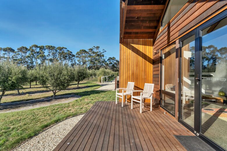 Hillside Retreat Among a Premier Tasmanian Olive Grove - Kellevie, Australia